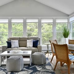 S.S. Escape | Walk to Beaches | Newly Renovated