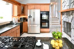 SS Escape | Walk to Beaches | Newly Renovated